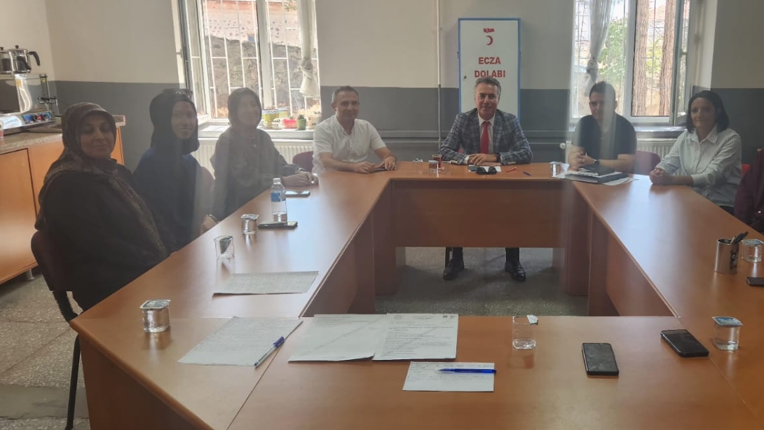 İlçe Milli Eğitim Müdürümüz Sayın Mehmet ALTUNOK'tan İstiklal İlkokulu'na Ziyaret